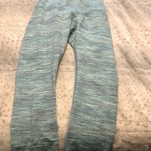 Lululemon leggings very stretchy got it as a gift, never used
